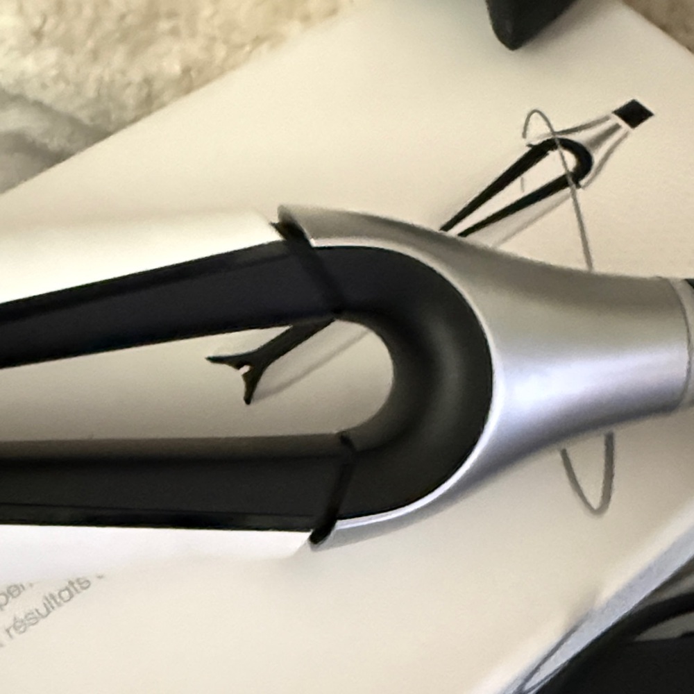 ghd Platinum+ Styler in Black and Silver *like brand new* - Picture 4 of 6